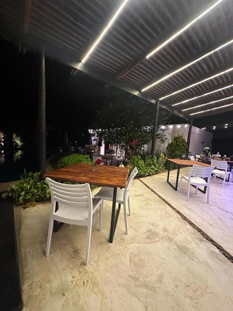 Nkanhi Centro De Conferencias E Hotel ปอนตา ดู โอว์รู ภายนอก รูปภาพ