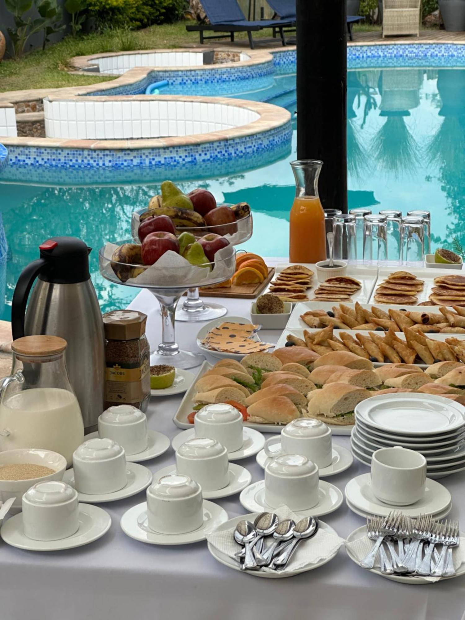 Nkanhi Centro De Conferencias E Hotel ปอนตา ดู โอว์รู ภายนอก รูปภาพ
